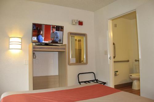 Motel 6-Enfield, CT - Hartford