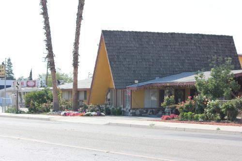 View, Cinderella Motel in Wasco (CA)
