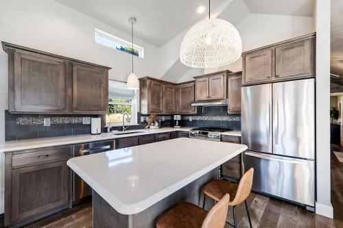Sweet Seaview Home: Near Beach & Trailhead! in 埃華高 (WA)