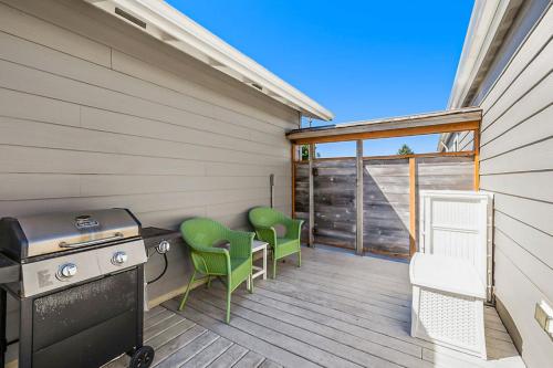Sweet Seaview Home: Near Beach & Trailhead! in 埃華高 (WA)