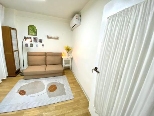 2 rooms-2mins to MRT,15mins to Hongdae