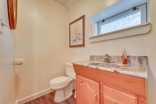 Spacious Ludlow Hideaway Less Than 1 Mi to Okemo Mountain! in Ludlow, USA