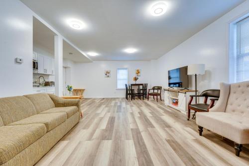 Ludlow Townhome 3 Mi to Okemo Mountain! in Ludlow, USA