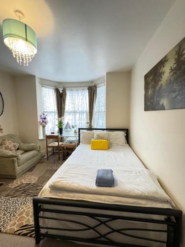 Big Private Room In Town Centre near Southamptoni repülőtér