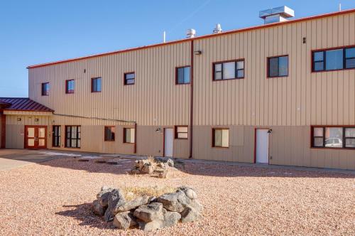 Del Norte Apartment with Loft Walk to Downtown! in Del Norte, USA