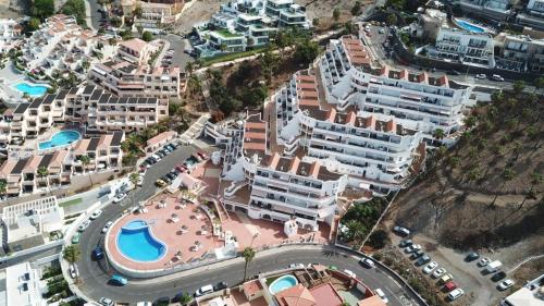 Colina Blanca Views - Tap to explore photos