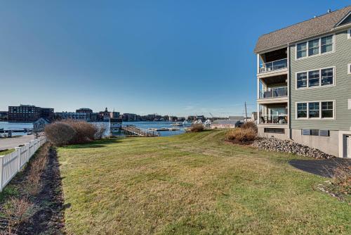 Badgers Island Condo Near Restaurants and Marina!