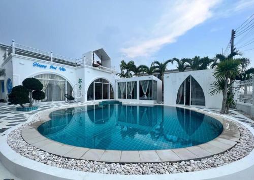Pattaya beach villa 11bedroom Happy pool villa