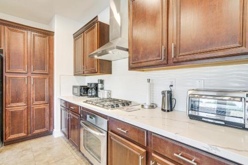 Pet-Friendly Indio Home Pool, Jacuzzi and Fire Pit! in Indio, USA