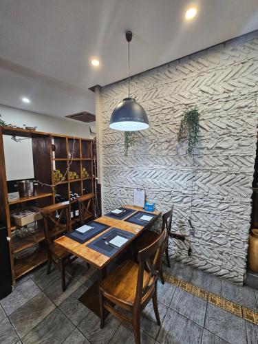 Hostal La Campana - image 9