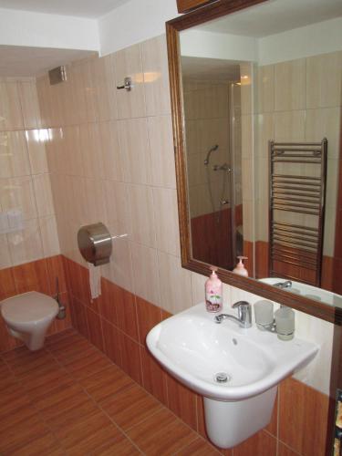5 twin beds