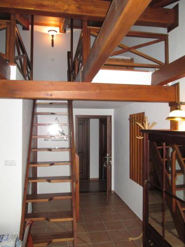 4 twin beds