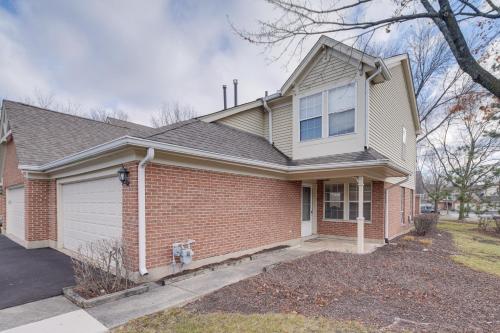 Hanover Park Townhome with Grill 36 Mi to Chicago! in Hanover Park, USA