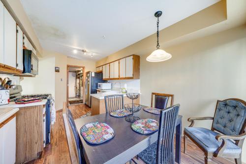 Hanover Park Townhome with Grill 36 Mi to Chicago! in Hanover Park, USA