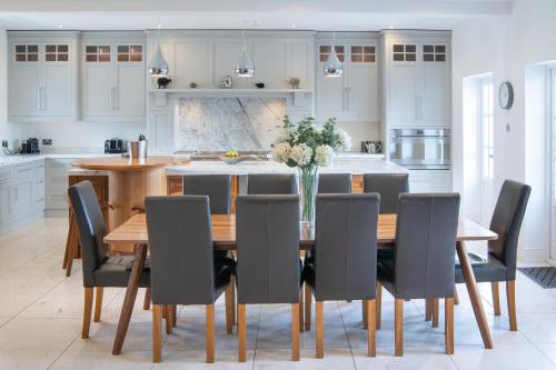 Green End House - image 12