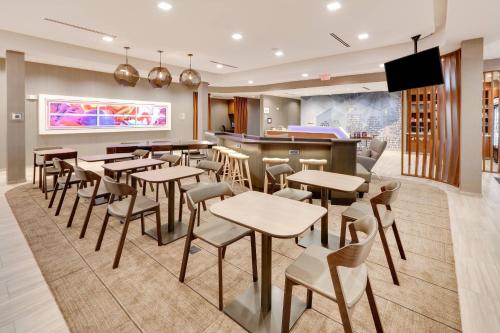 SpringHill Suites by Marriott Dallas Mansfield - image 11