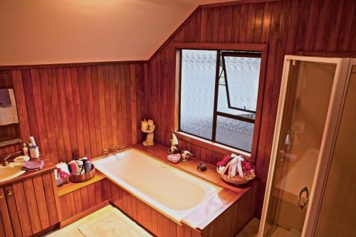 حمام, MarinaView room with private bathroom in هوبسونفيلي