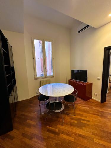 whouse large suite apartment indipendenza, Boloňa (fotografie 8)