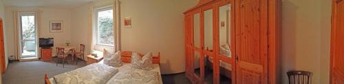 1 queen bed