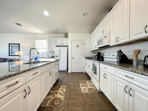 Five Bed South Facing Pool close to Disney in Davenport, USA