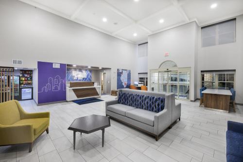 Exterior view, Holiday Inn Express & Suites Zion By IHG in Zion (IL)