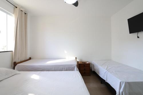 1 double bed, 1 twin bed
