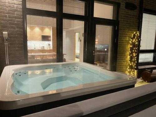 Luxury Ski-in&Out &Private Jacuzzi (Levi Diamonds)