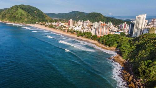 Exterior view, Apartamento em Guaruja Praia do Tombo, 300mts do mar - TOMBO BEACH HOST near Quiosque Dinho's