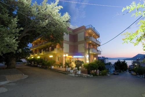 Hotel Kallithea - Accommodation - Loutra Edipsou