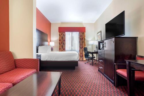 Best Western Plus Flowood Inn & Suites - image 9