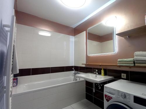 Panorama City - Spacious apartment near EUROVEA, Bratislava (photo 8)