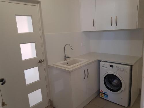 Spacious self contained unit - short walk to Grange Jetty, Grange (fotografie 8)