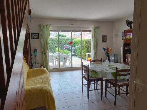 Villa Cap d'Agde, 4 pièces, 6 personnes - FR-1-749-29 - Accommodation - Cap d'Agde