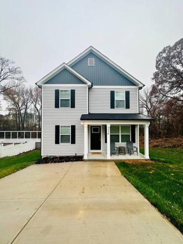 SHARED HOUSE Bedroom for rent SEPARATELY Brand NEW Home! in Gastonia, USA