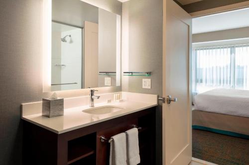 Residence Inn by Marriott Boston Burlington - image 8
