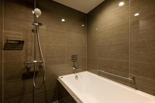 Luxury Floor Twin Room - Non-Smoking image 10