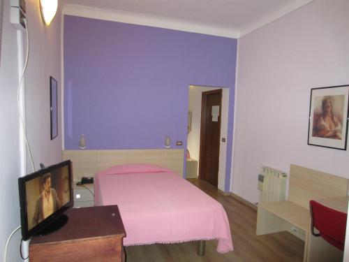 1 twin bed