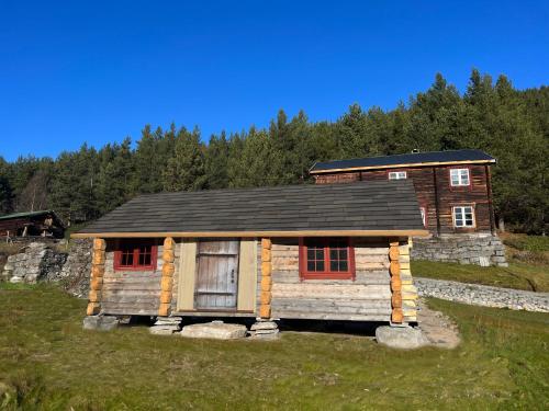 2 bedrooms, 3 beds