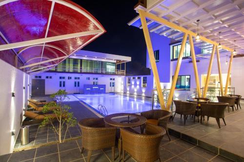 สระว่ายน้ำ, Bhairahawa Garden Resort in สิทธารถะนคร