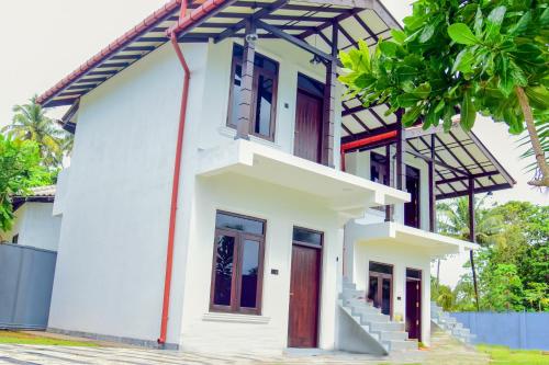 Muthu Villa 94 Midigama