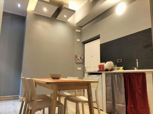 OLD BAKERY TWO BED ROOM APARTMENT, Rome (photo 9)