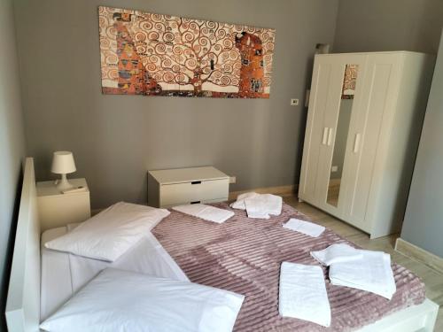 OLD BAKERY TWO BED ROOM APARTMENT, Rome (photo 10)