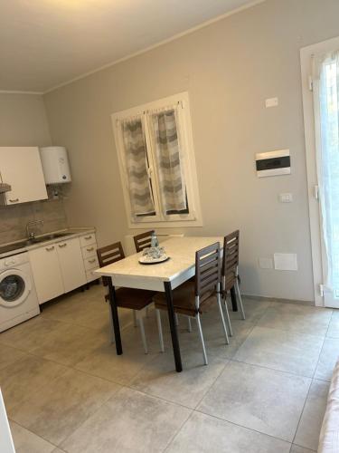 Kitchen, Frontemare in Lido Degli Estensi