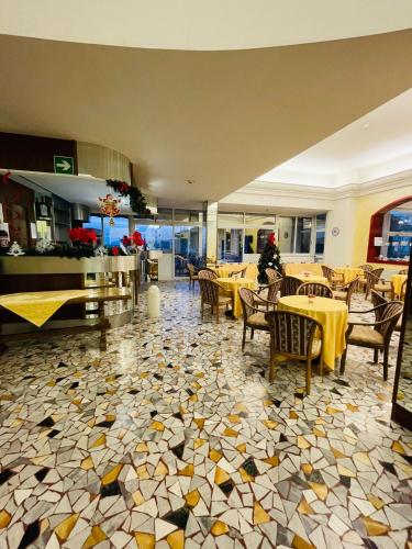 酒吧/休闲厅, Hotel Cristallo - Chianciano Terme in 基安恰诺泰尔梅