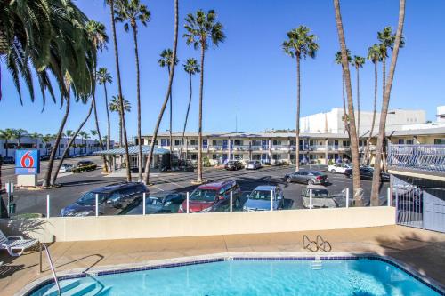 Motel 6