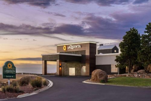 La Quinta by Wyndham Santa Rosa - main image