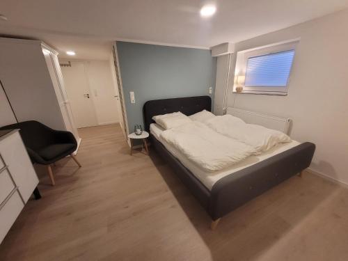Zimmer im Souterrain mit eigenem Bad in Celle, Deutschland