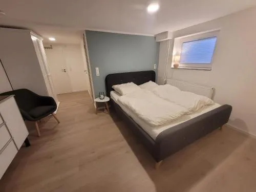 Zimmer im Souterrain mit eigenem Bad in Celle, Deutschland