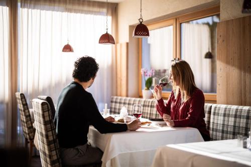 Hotel Sonnenhof - image 12