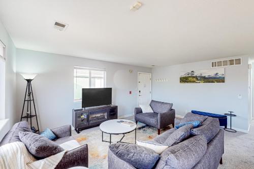 Bright Englewood Condo - Apartment - Englewood